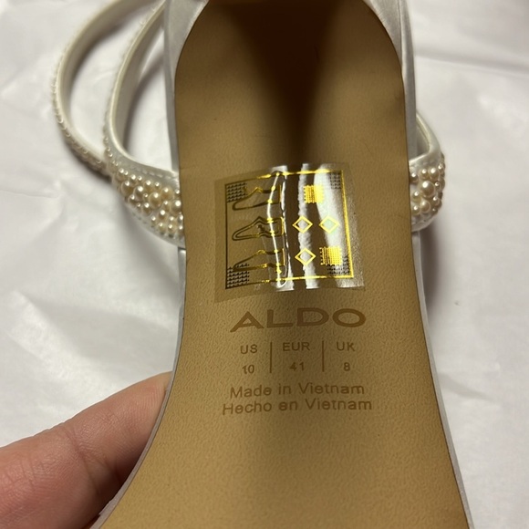 Aldo NIB Perlea size 10.  Beautiful pearl embossed pleather shoes - Picture 8 of 8